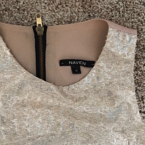 Short formal dress with cutouts on side • Naven - Picture 5 of 8